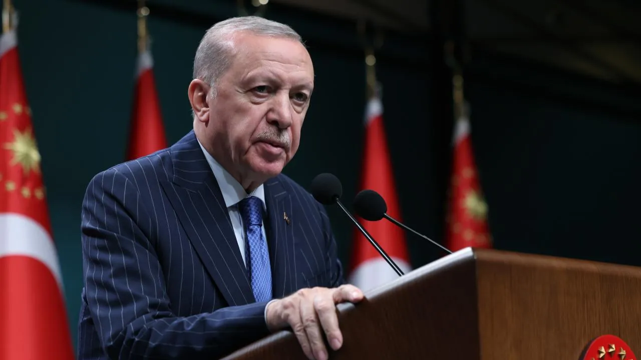 Erdoğan'dan 17 Ağustos Mesajı: Depremde Yaşamayı Öğrenmek