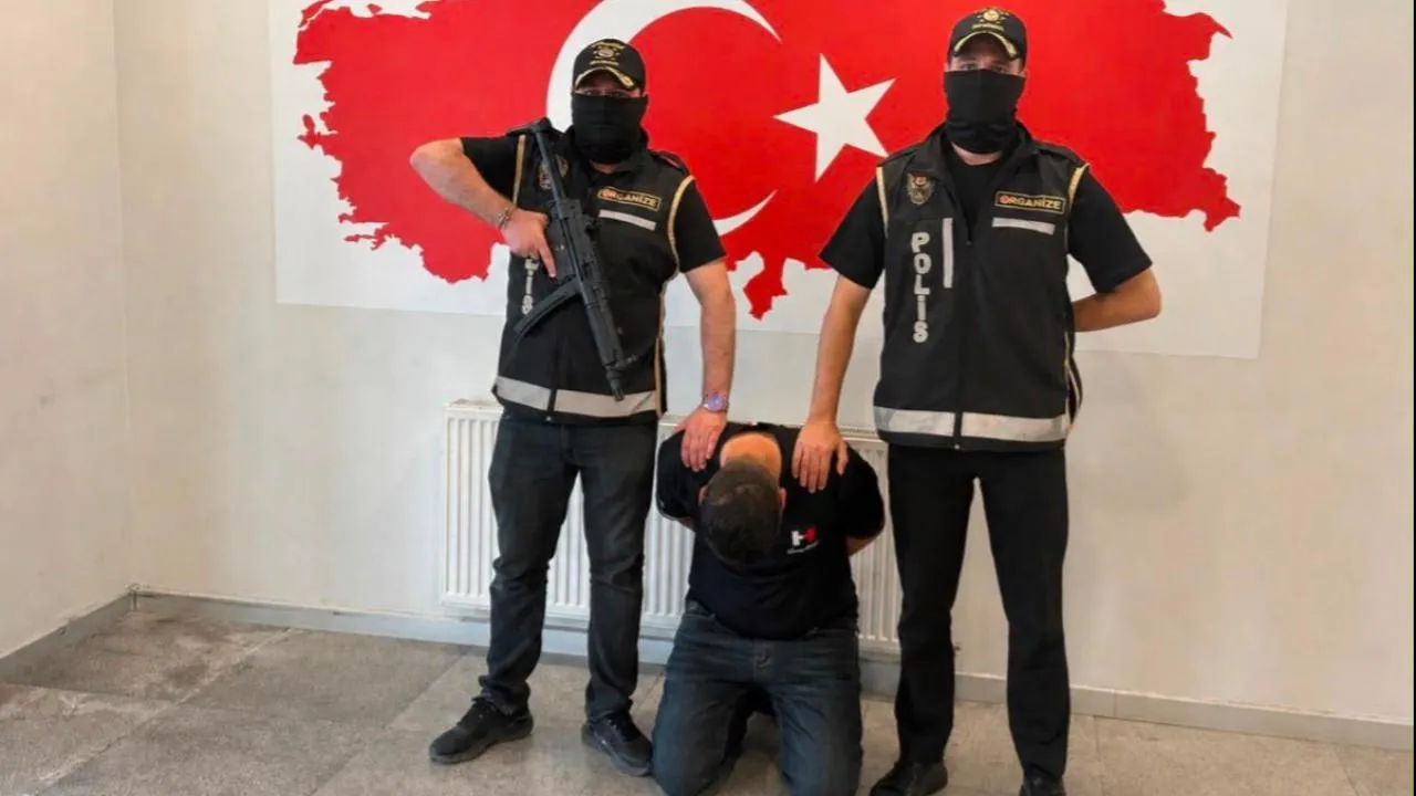 Bakü'de Suç Örgütü Üyesine Kıskaç! Türkiye'ye Getirildi...
