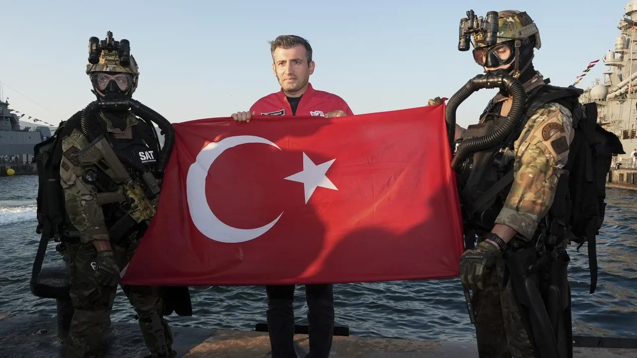 Bayraktar, SAT ve SAS Komandolarıyla TEKNOFEST Mavi Vatan'da!