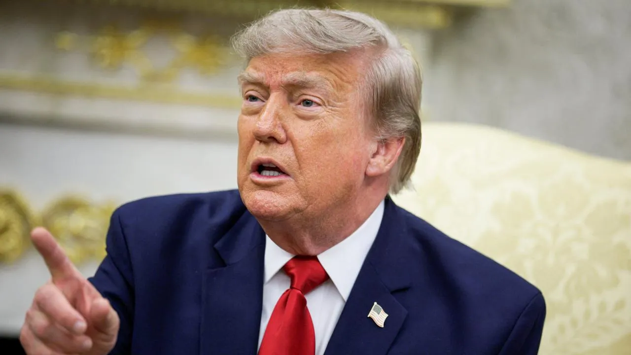 Trump'tan Şok Tehdit: Hürmüz'de Umman'ı Bombalarız!