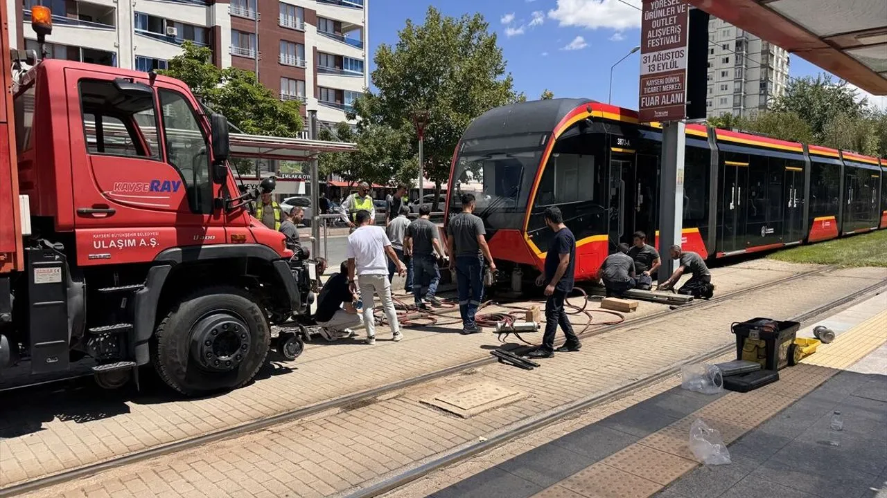 Kayseri'de feci kaza: 24 yaşındaki genç tramvayın altında can verdi!