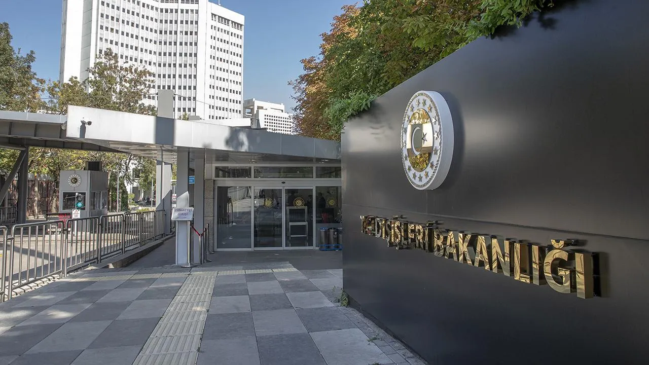 Türkiye'den İsrail'e 'Dur' Uyarısı: İdlip'teki Hava Üssü Vuruldu!