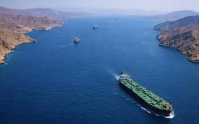 İran'dan Hürmüz Boğazı'nda Tarihi Karar: Gemilere Geçiş Ücreti!